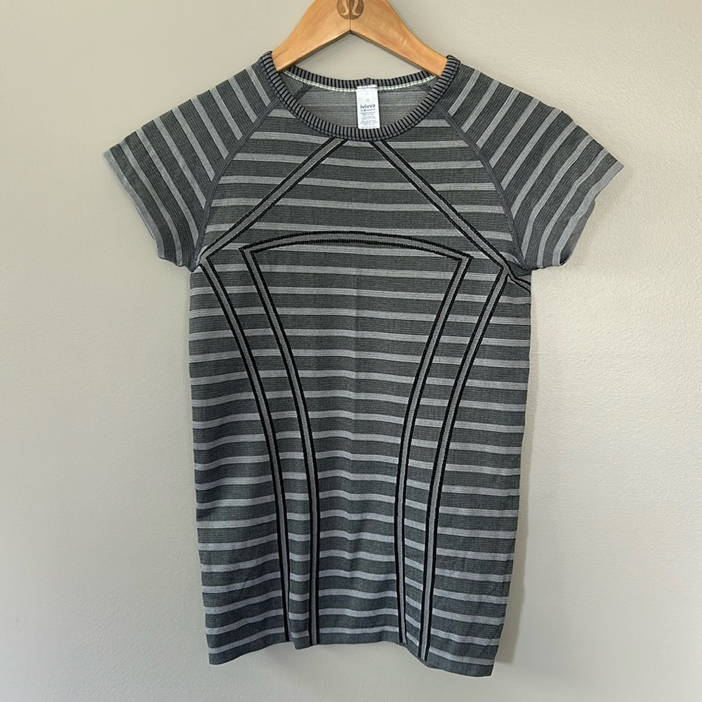 Ivivva (Girls Lululemon) Fly Tech Short Sleeve‎ Sz 12